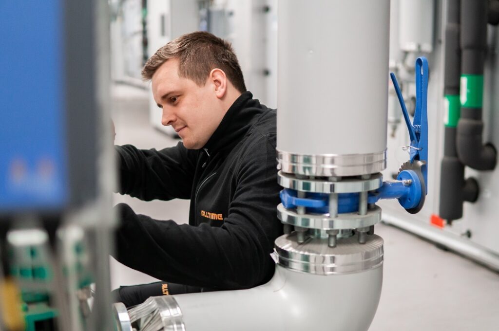 Property maintenance technician in Valbo shopping centre